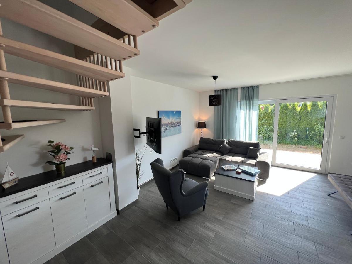 Doppelhaushaelfte Mit Terrasse Villa Elmenhorst/Lichtenhagen Eksteriør bilde